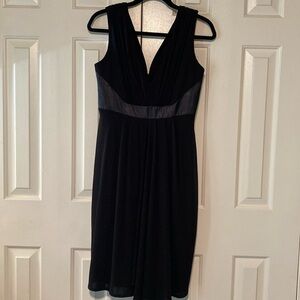 David Meister Black Sleeveless Dress Size 8 in Like New Condition